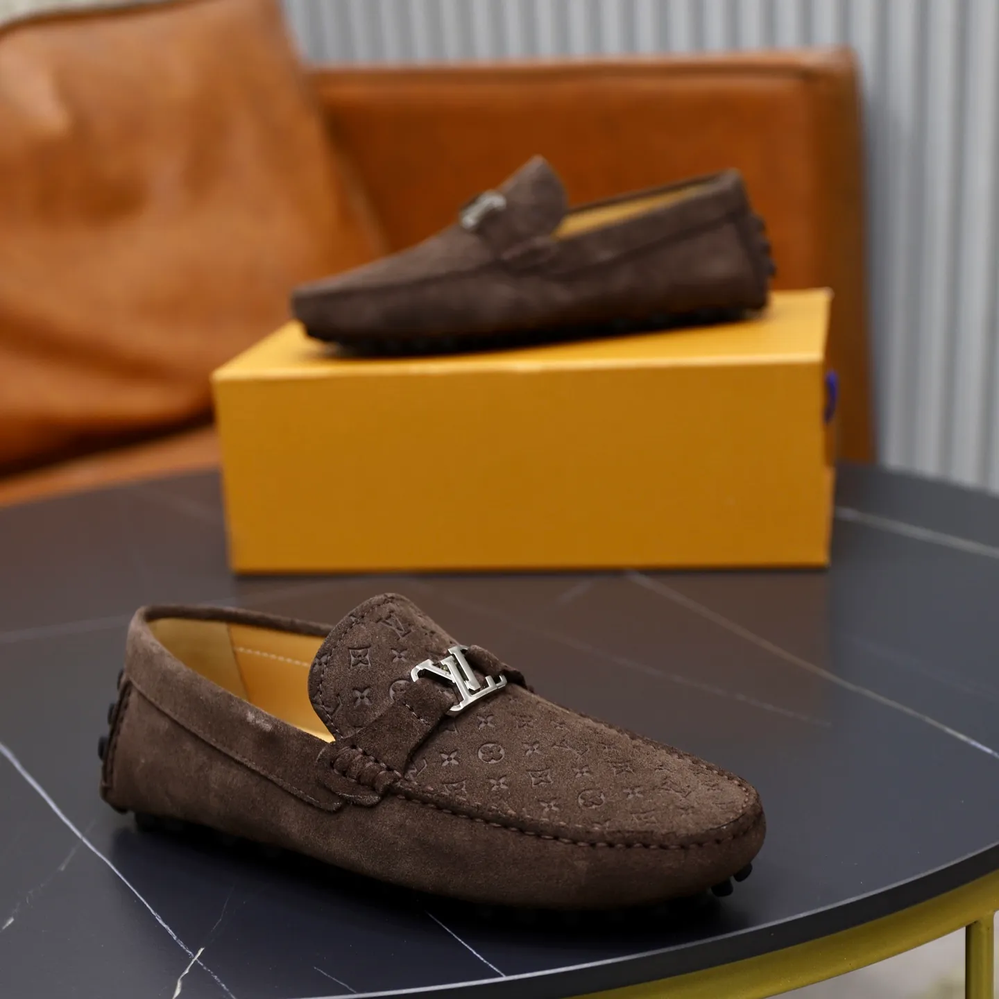 Ex-factory price: 480💰【LV】Louis Vuitton ⚠️High-end men’s driving and pedal series ⚠️38-44 (customized for 45) ⚠️All original cowhide leather! Thick and soft! Made entirely of calfskin lining! The latest non-slip beanie sole! Three-dimensional package technology! Fashionable and classic! Handicrafts! Original high quality! Feel free to compare!